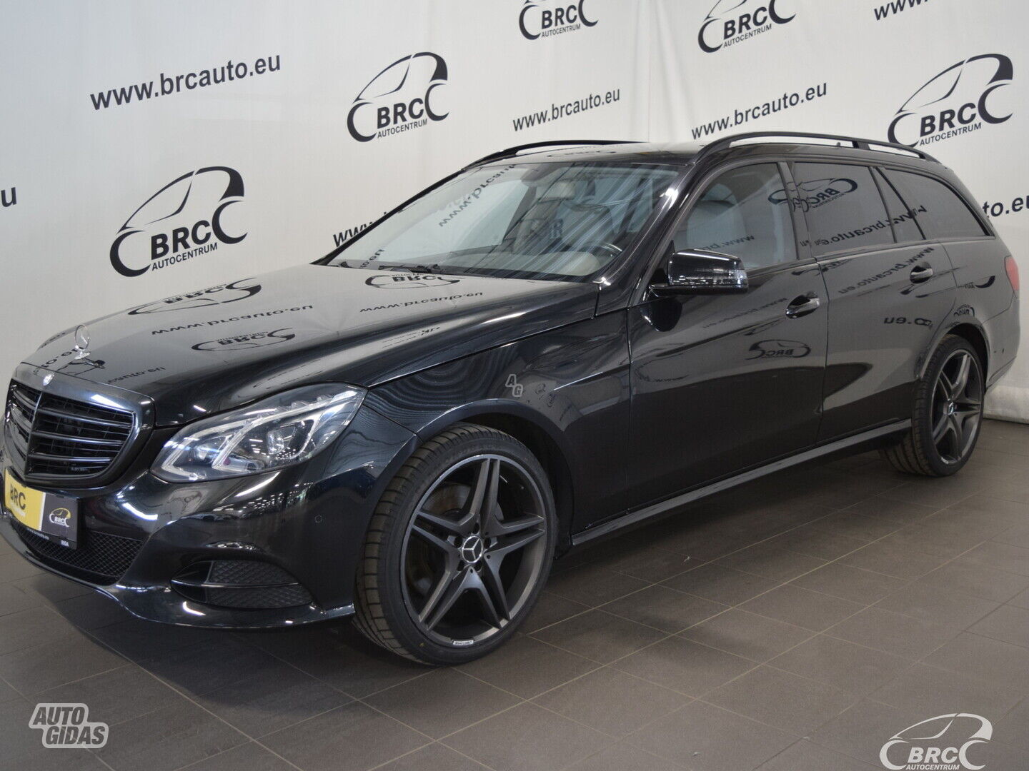 Mercedes-Benz E 300 A/T 2013 m