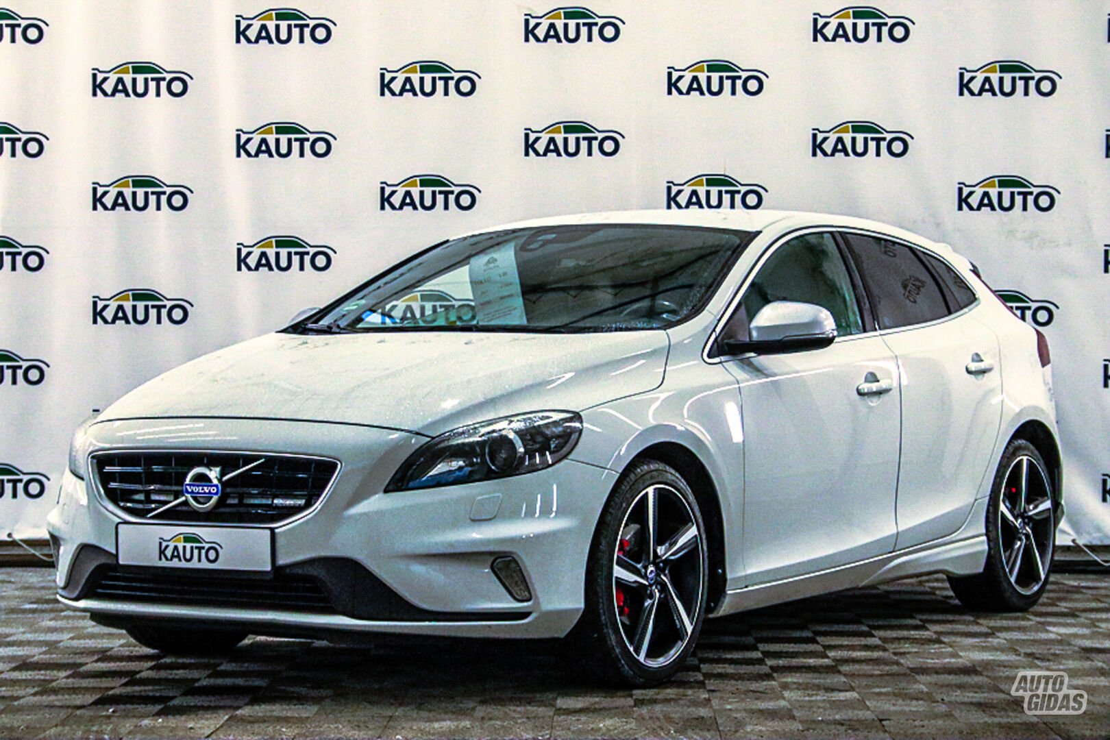 Volvo V40 2015 m Hečbekas