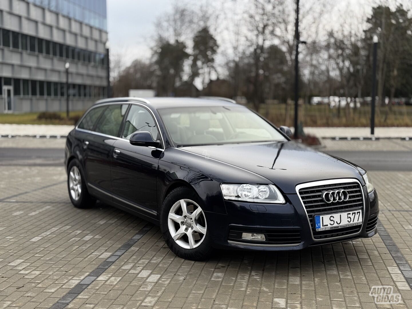 Audi A6 2010 m Universalas