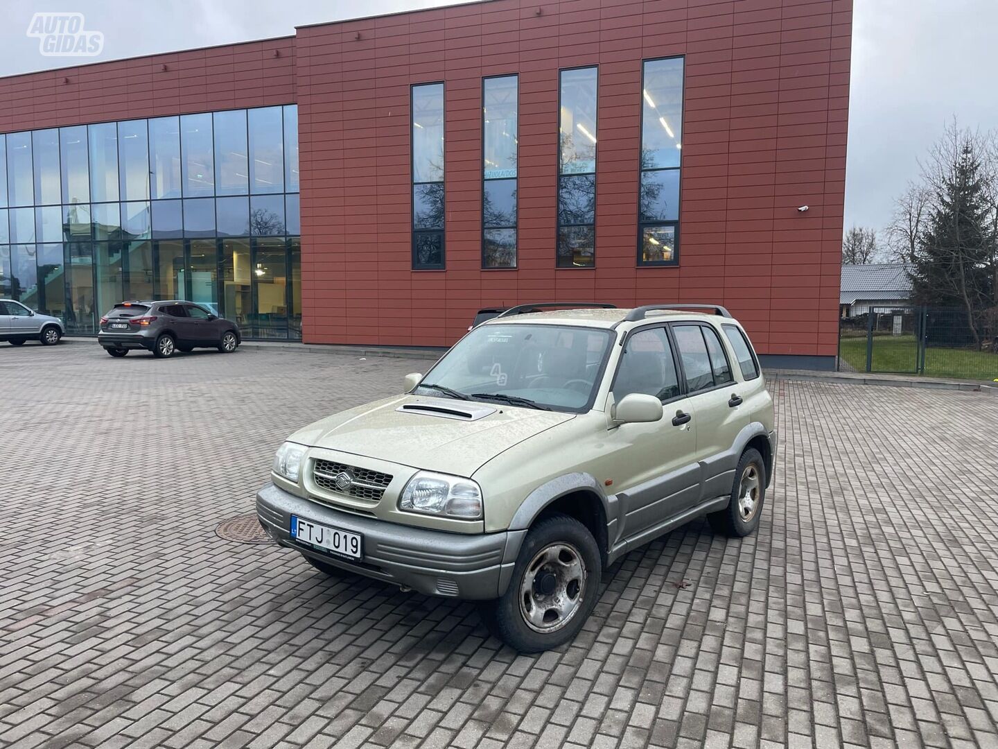 Suzuki Grand Vitara 2000 г Внедорожник / Кроссовер