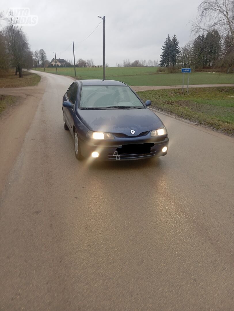 Renault Laguna 2002 y Sedan