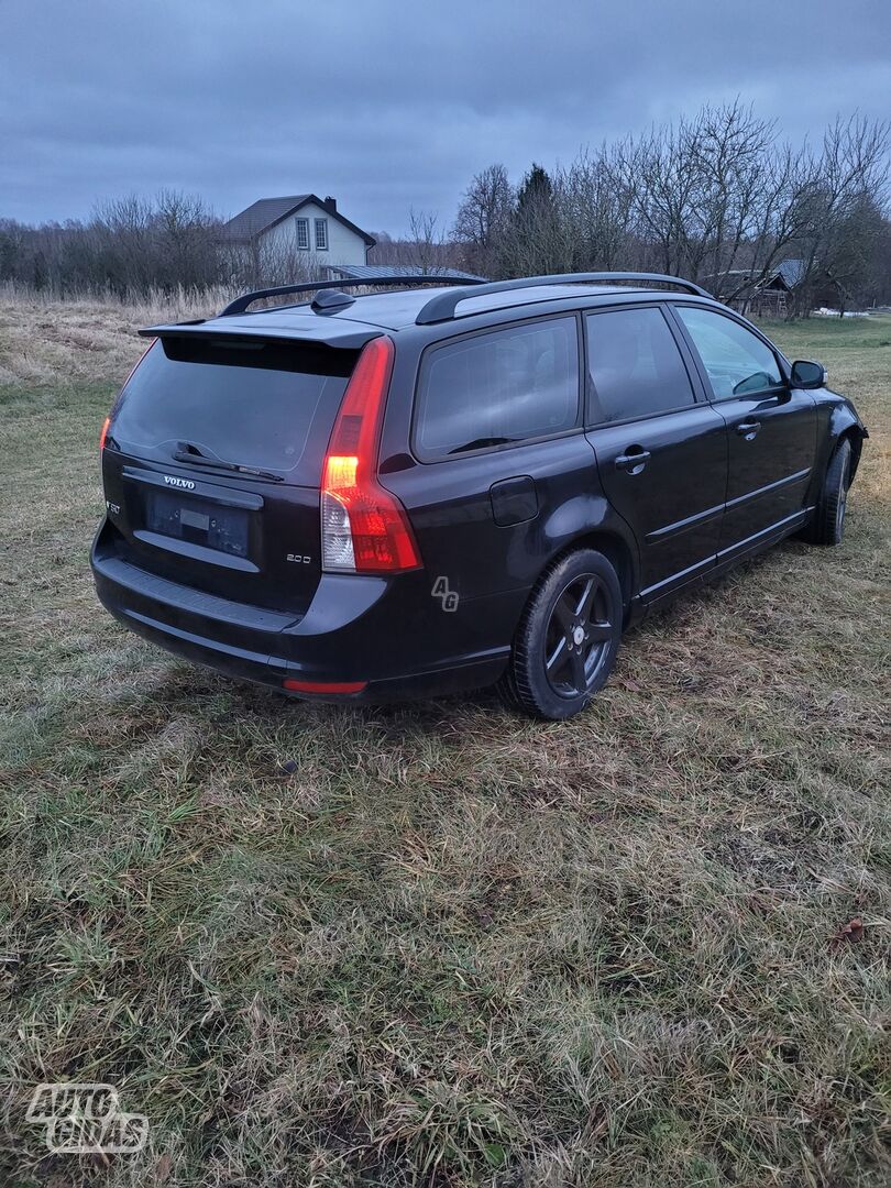 Volvo V50 2009 m dalys