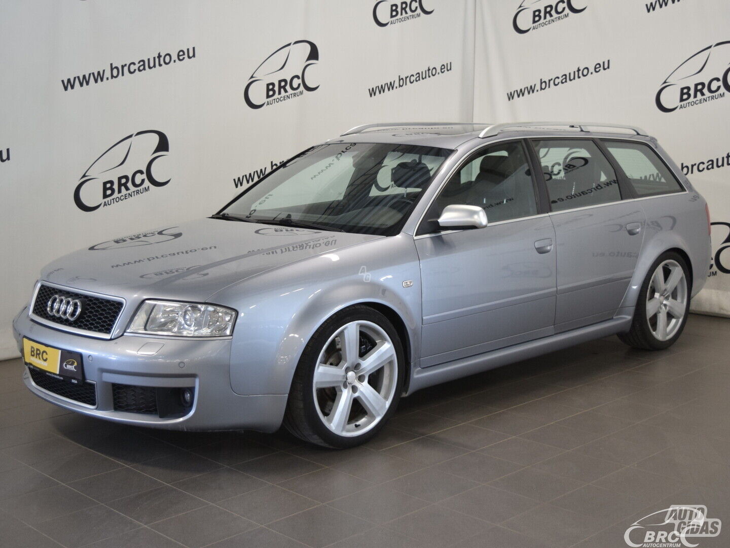 Audi RS6 Avant quattro A/T 2004 y