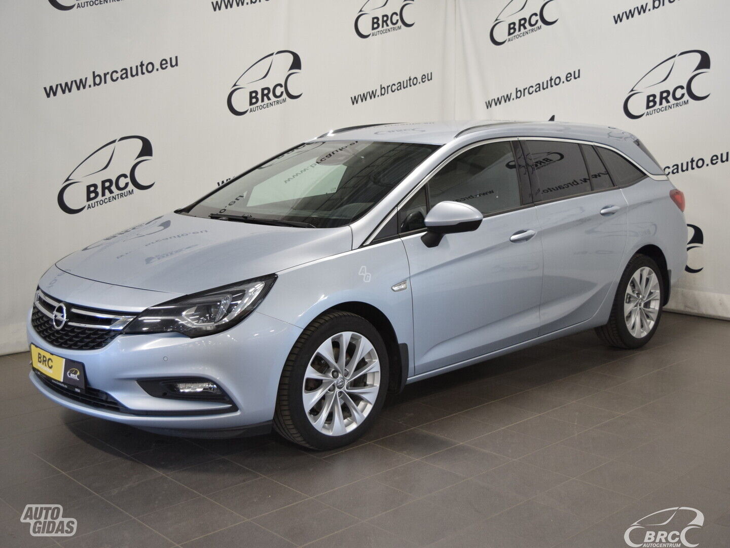 Opel Astra Sports Tourer + M/T 2018 г