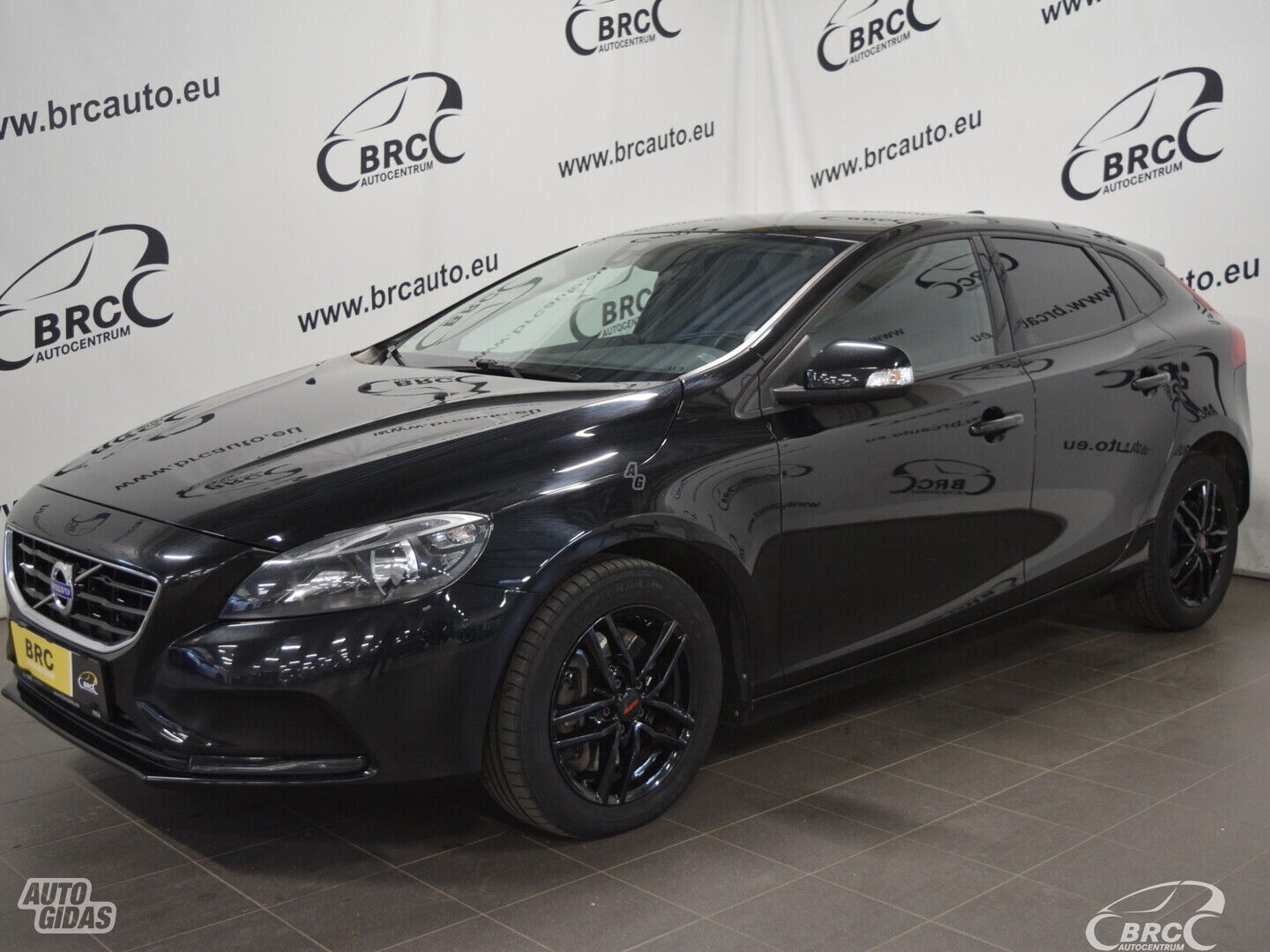 Volvo V40 Kinetic A/T 2016 m