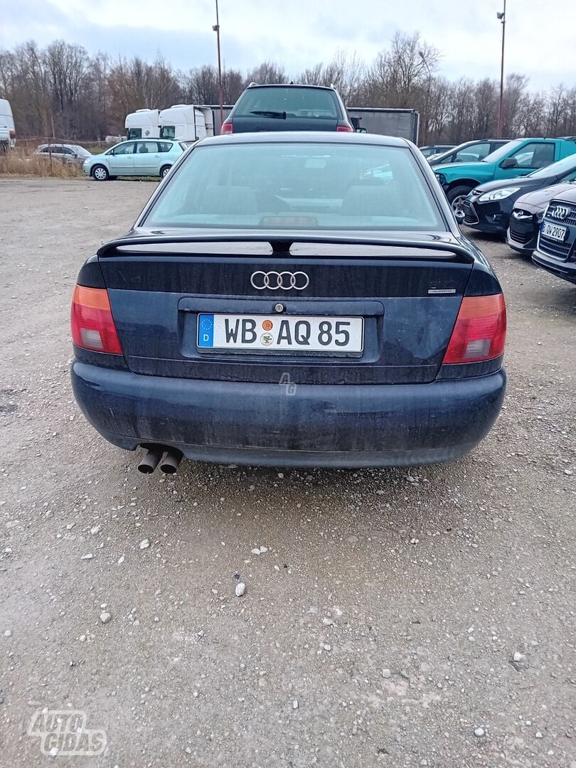 Audi A4 1996 г Седан