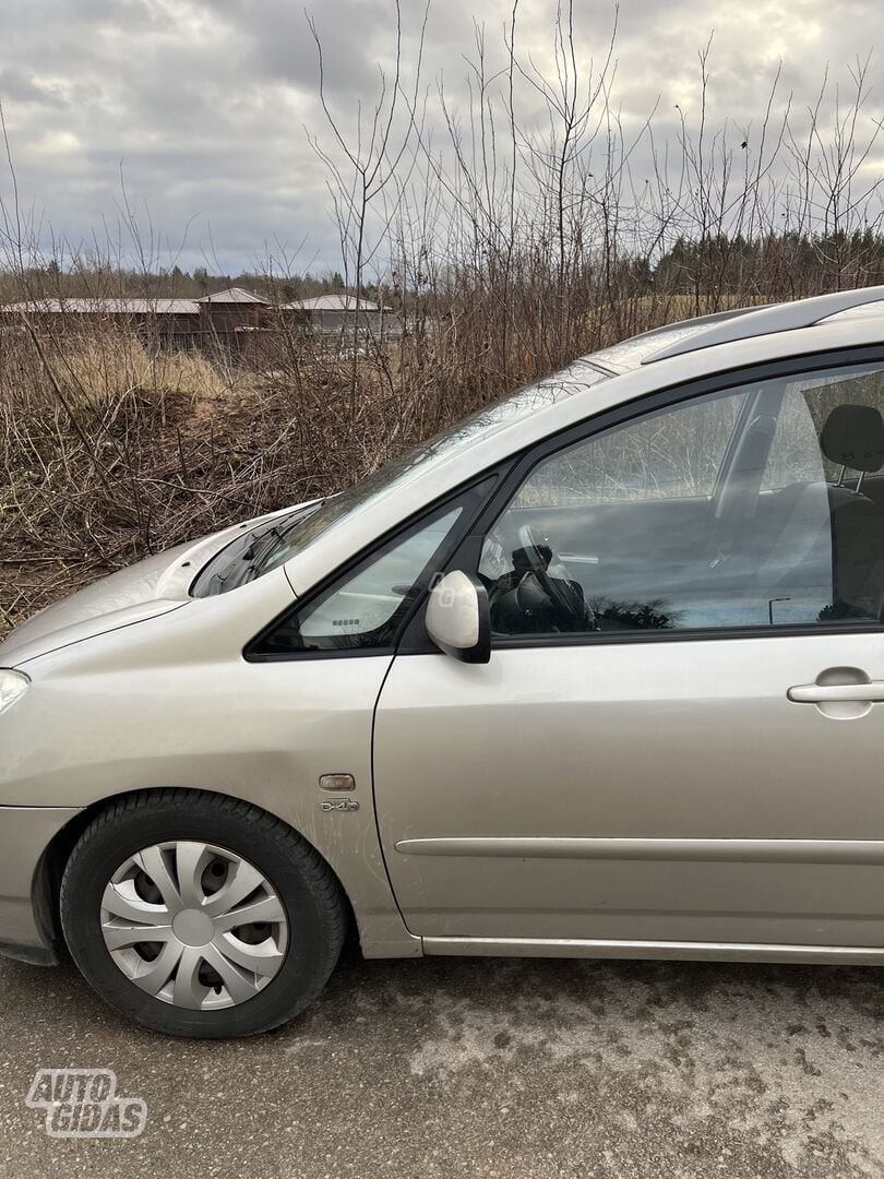 Toyota Corolla Verso 2003 m Universalas