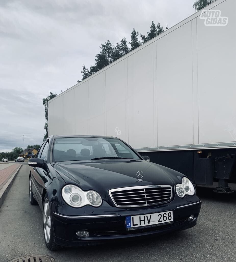 Mercedes-Benz C 220 2003 y Sedan