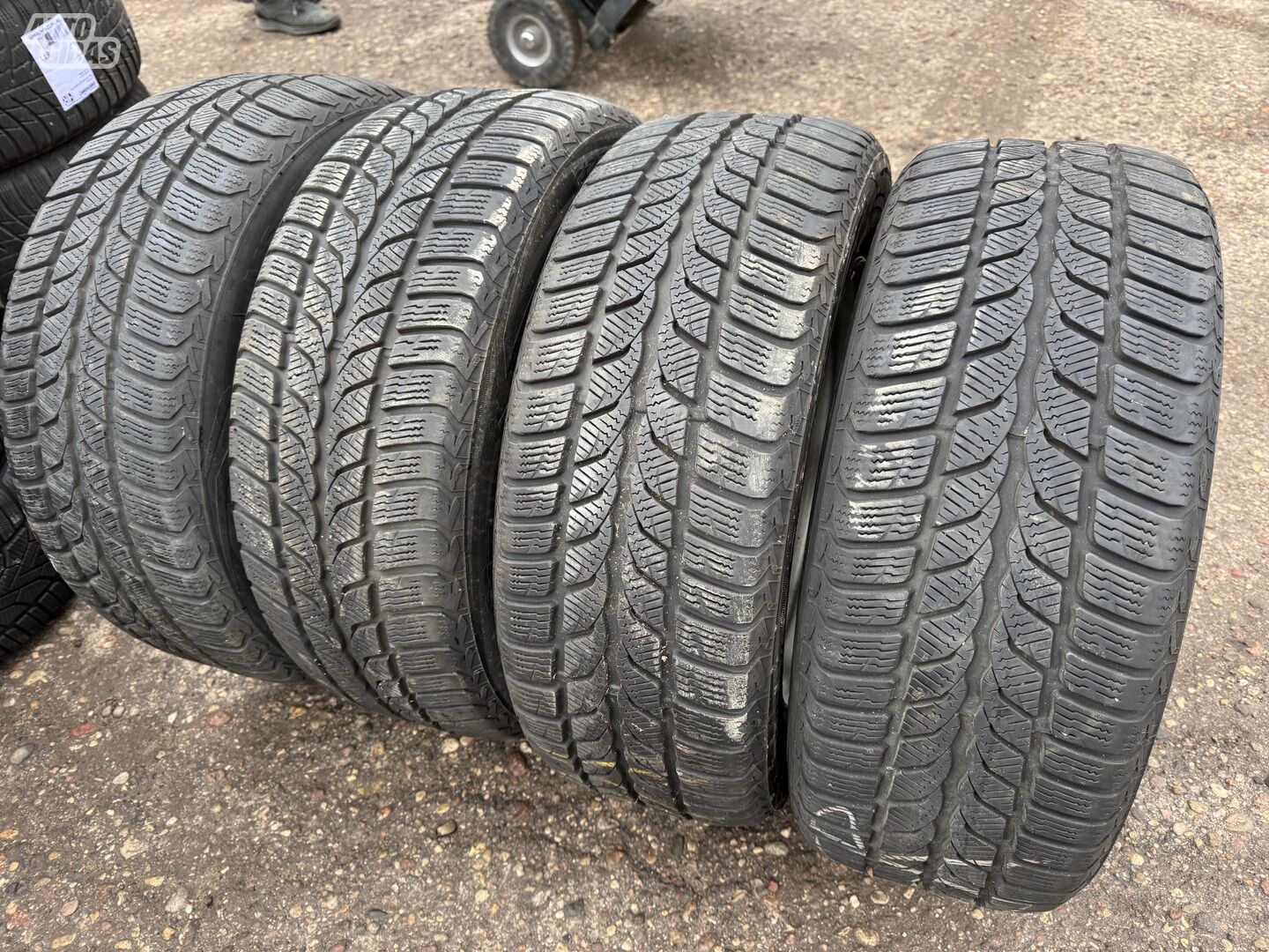 Uniroyal Siunciam, 7-8mm R16 winter tyres passanger car