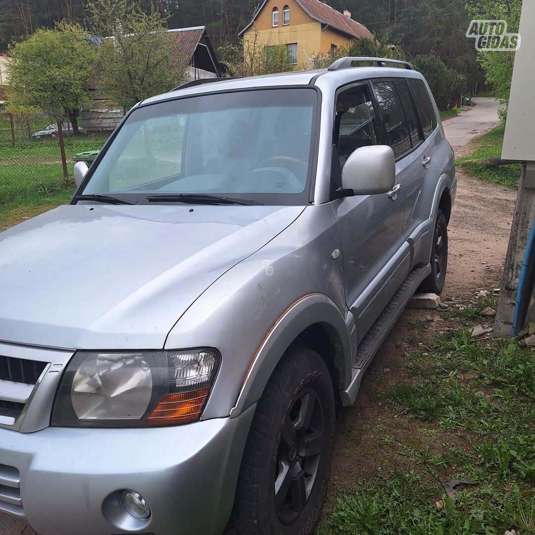 Mitsubishi Shogun 2004 y Off-road / Crossover