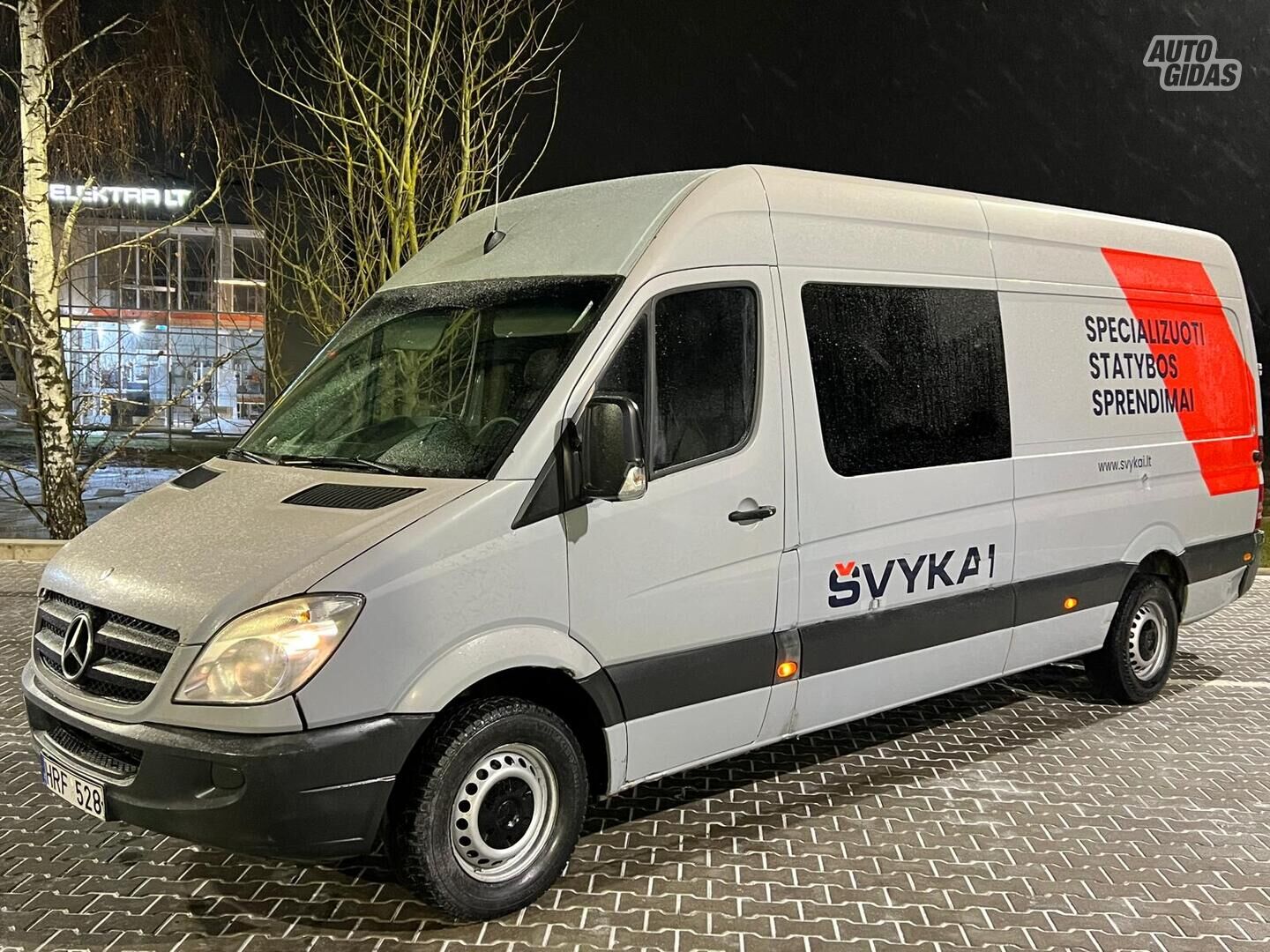 Mercedes-Benz Sprinter 2011 y Combi minibus