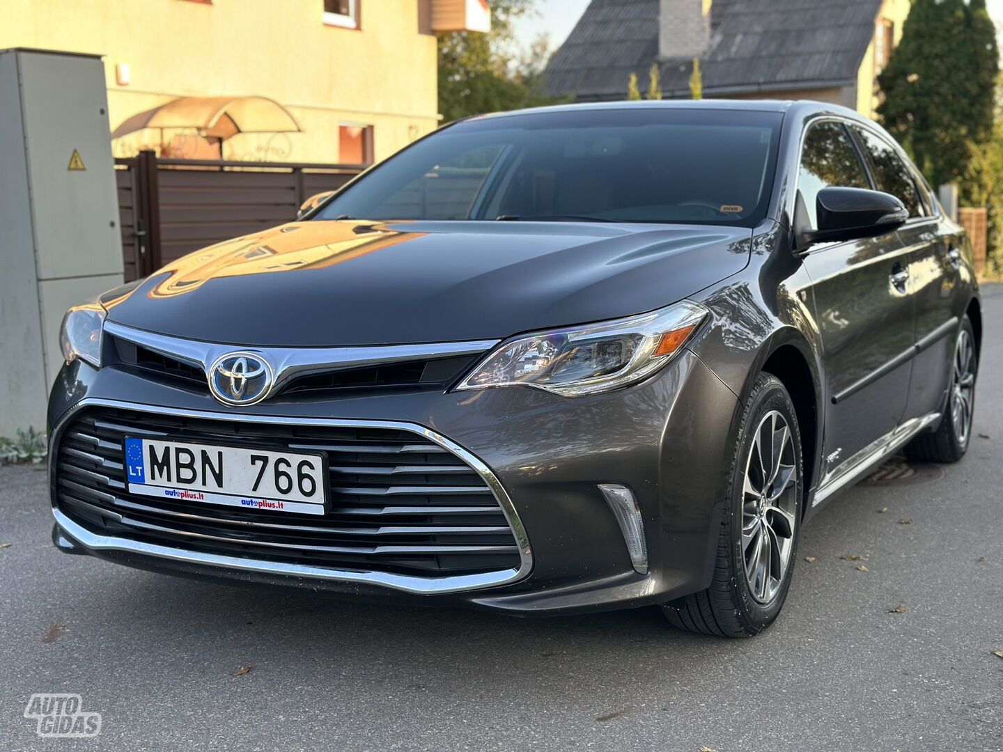 Toyota Avalon XLE 2017 г