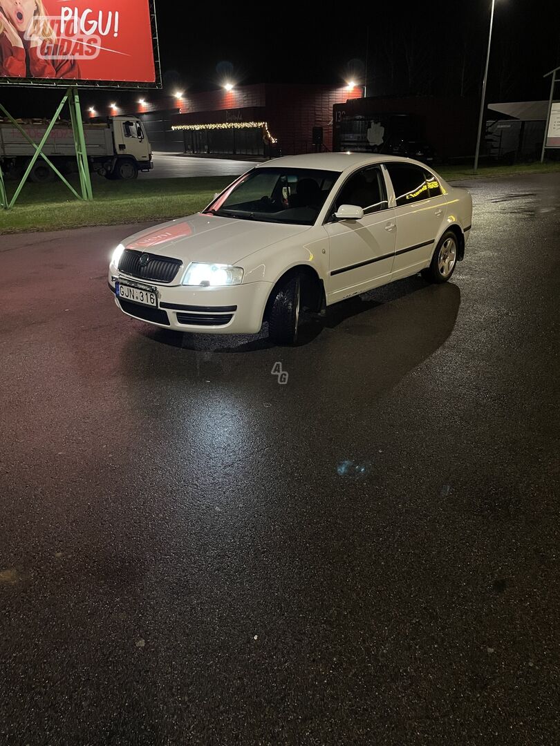 Skoda Superb 2004 y Sedan