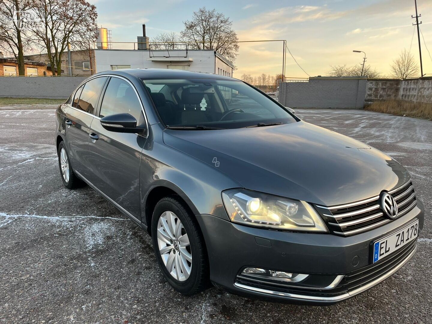 Volkswagen Passat 2011 г Седан