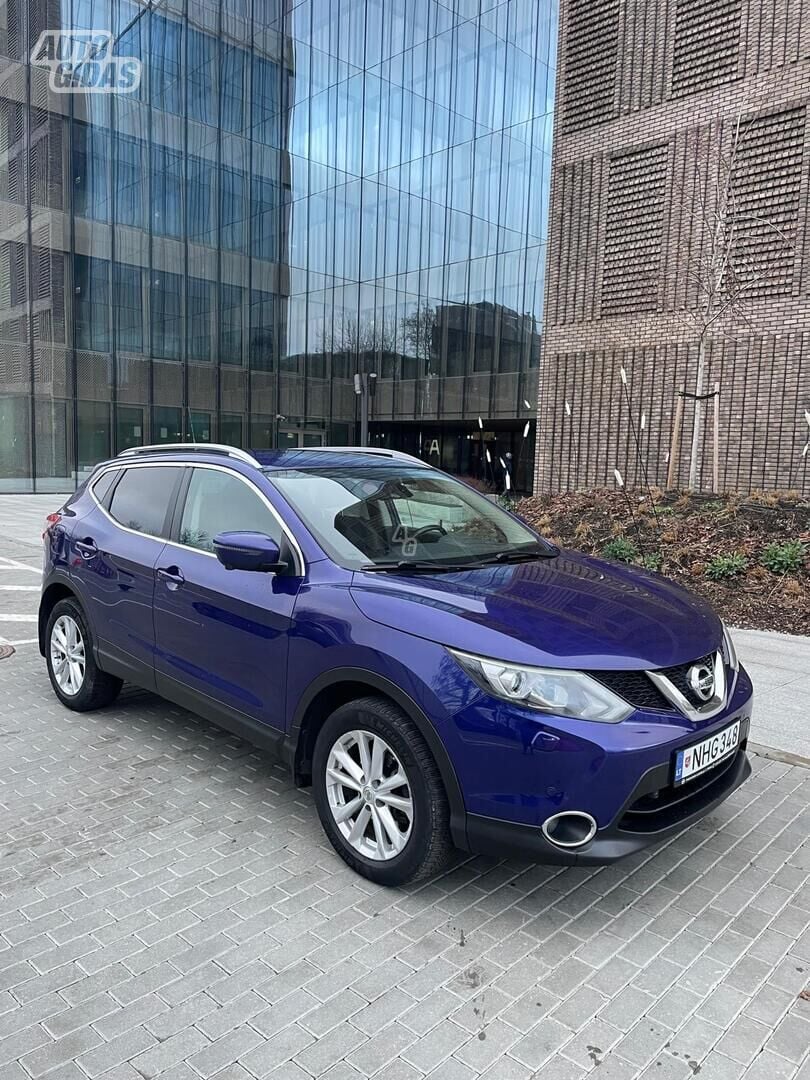 Nissan Qashqai 2015 г Внедорожник / Кроссовер