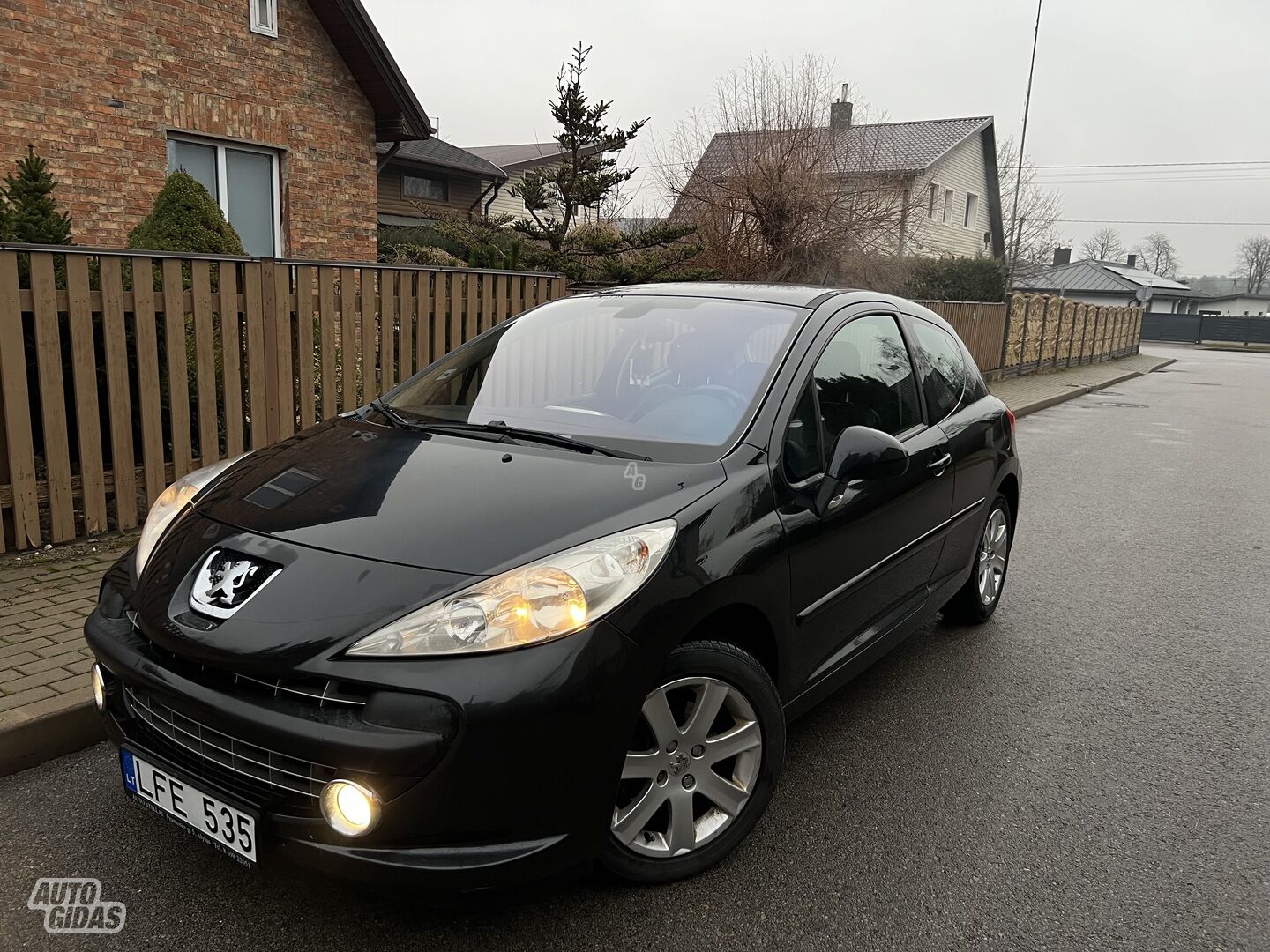 Peugeot 207 2008 г Хэтчбек