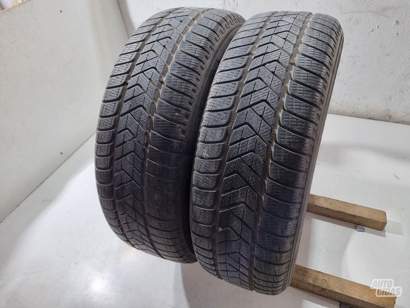 Pirelli 5mm R17 žieminės padangos lengviesiems