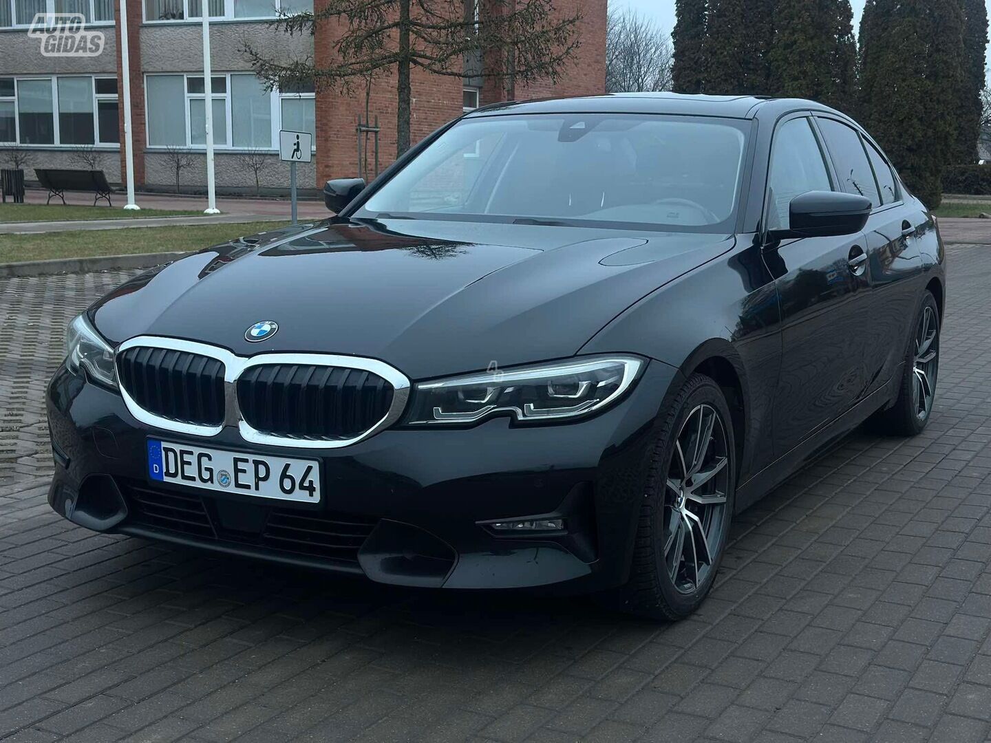 Bmw 330 2019 y Sedan