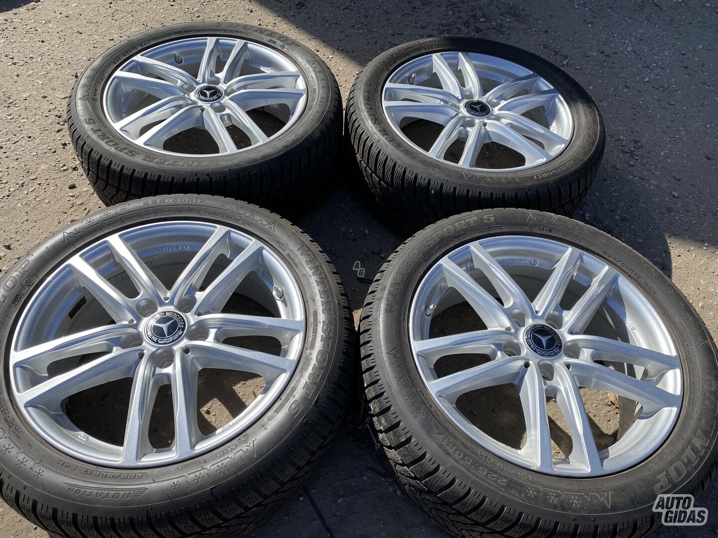 Mercedes-Benz Siunciam, 7J ET47 light alloy R17 rims