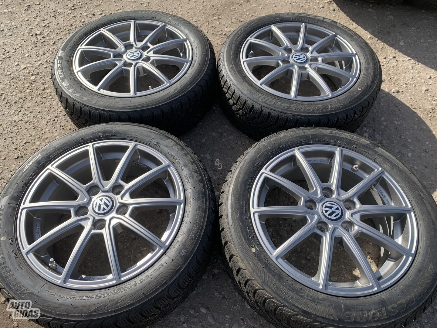 Volkswagen Siunciam, 6.5J ET54 light alloy R16 rims