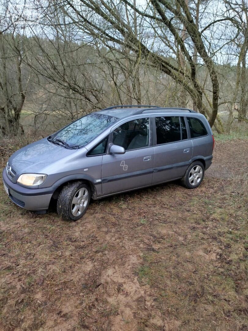 Opel Zafira 2004 m Vienatūris