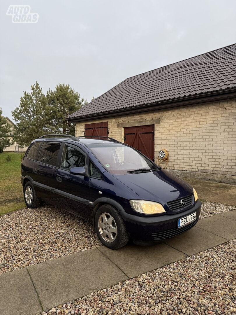 Opel Zafira 2001 m Hečbekas