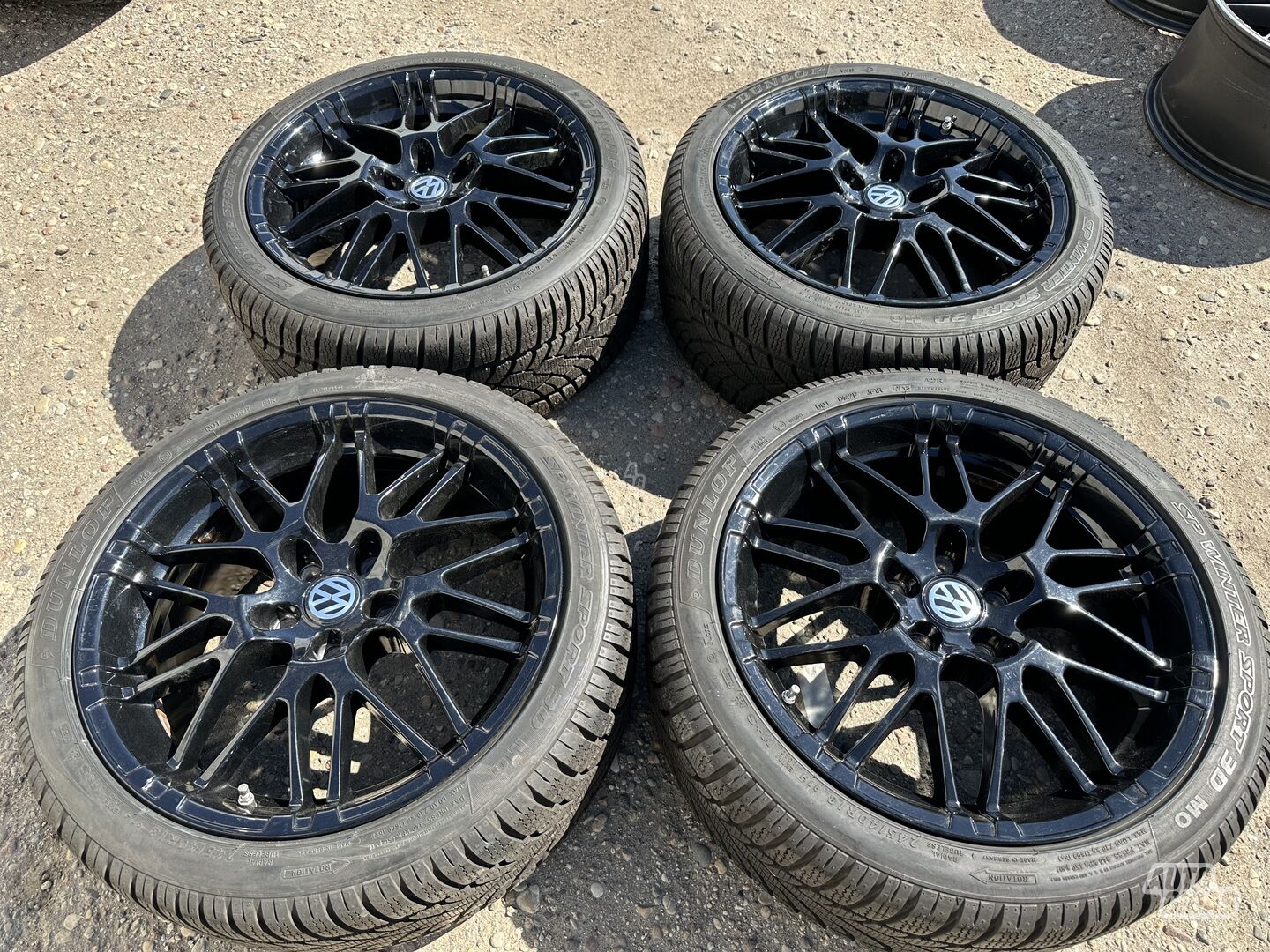 Volkswagen Siunciam, 8.5J ET35 light alloy R18 rims