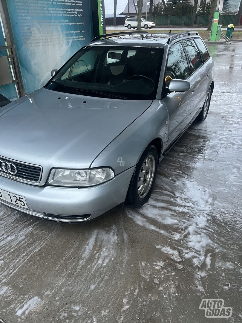 Audi A4 1998 m Universalas