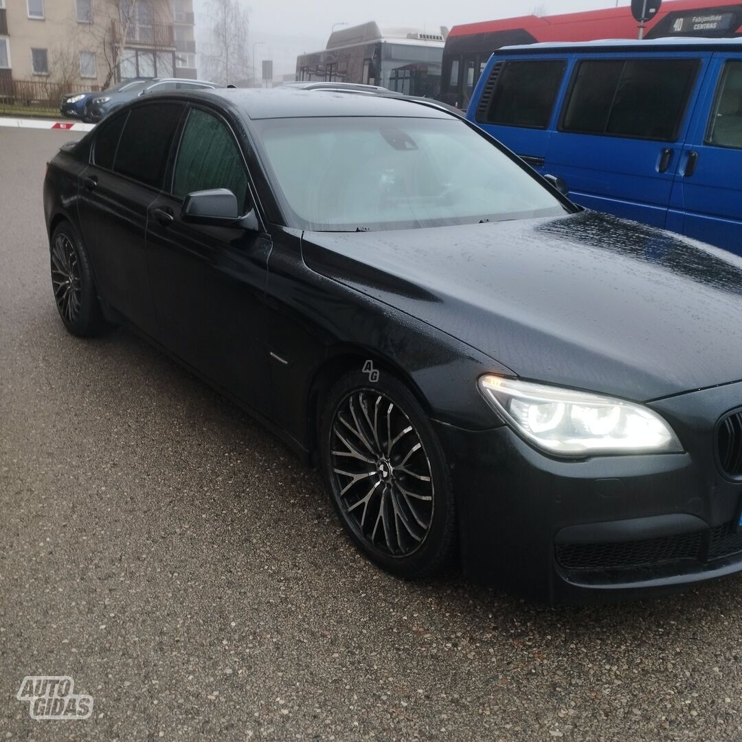 Bmw 730 2010 y Sedan