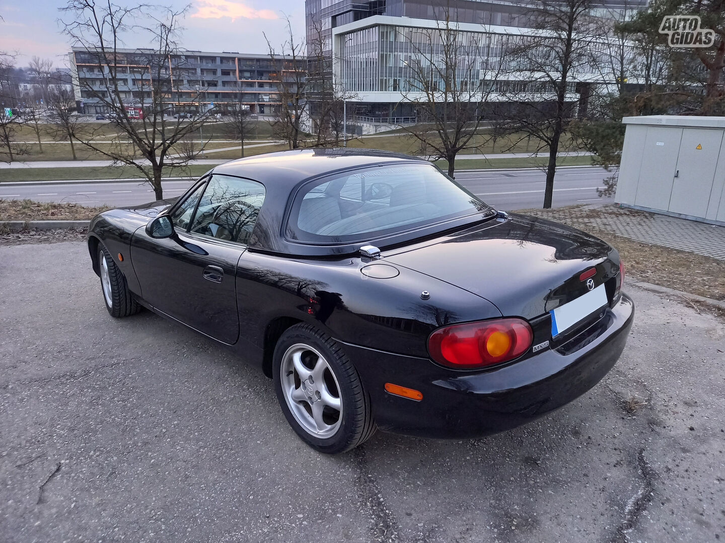 Mazda MX-5 Miracle wood AC 6spd 2000 m