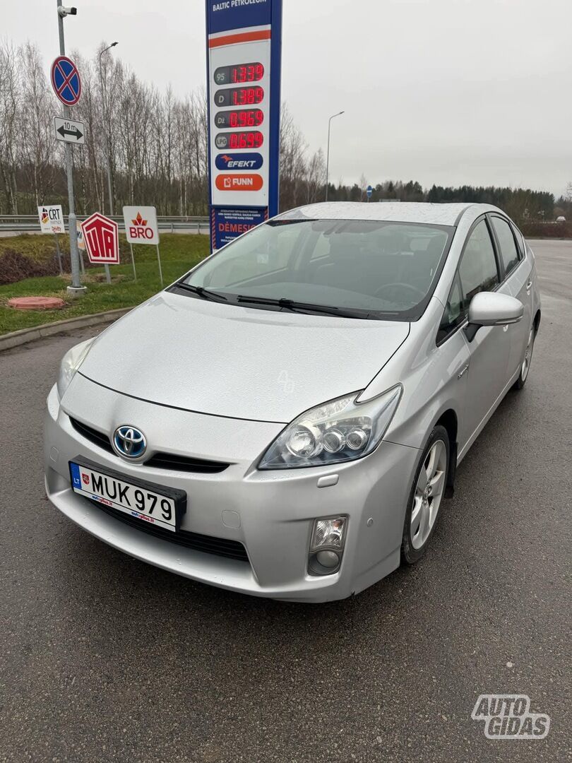 Toyota Prius 2009 y Sedan