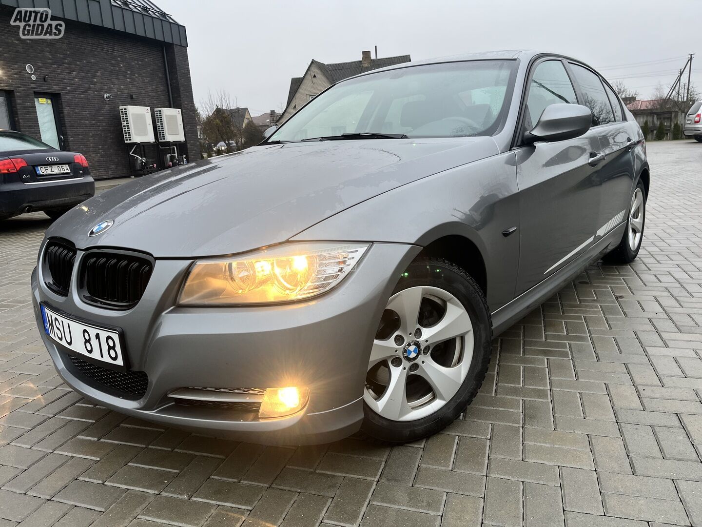 Bmw 318 2010 m Sedanas