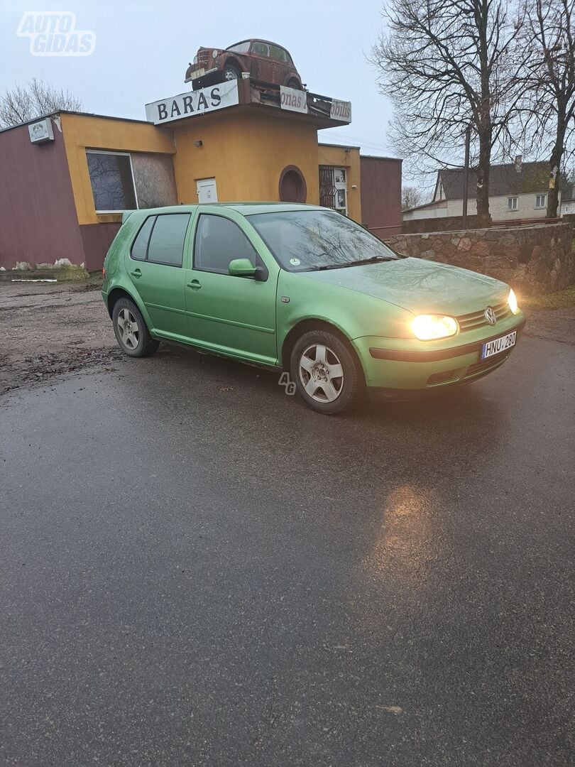 Volkswagen Golf 1998 m Hečbekas