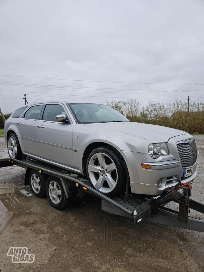 Chrysler 300C 2008 y parts