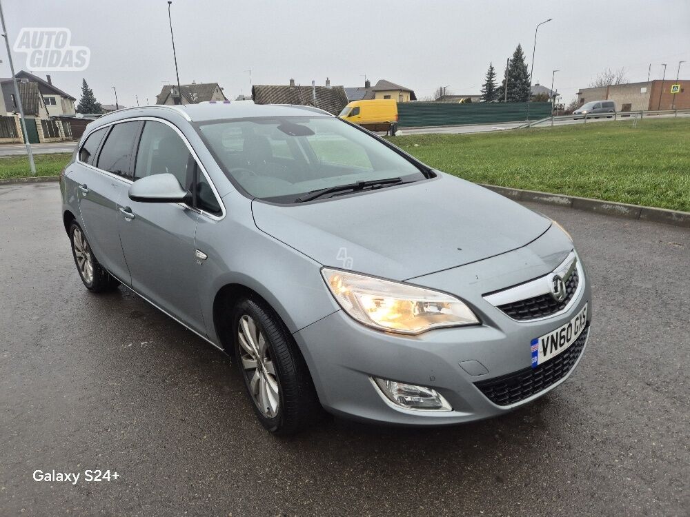 Opel Astra J 2011 m dalys