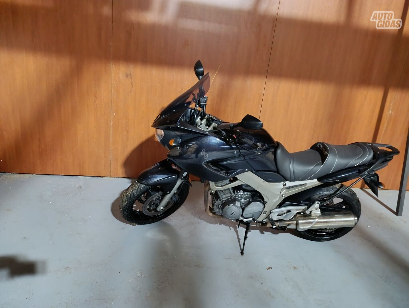 Yamaha TDM 2002 y Touring / Sport Touring motorcycle