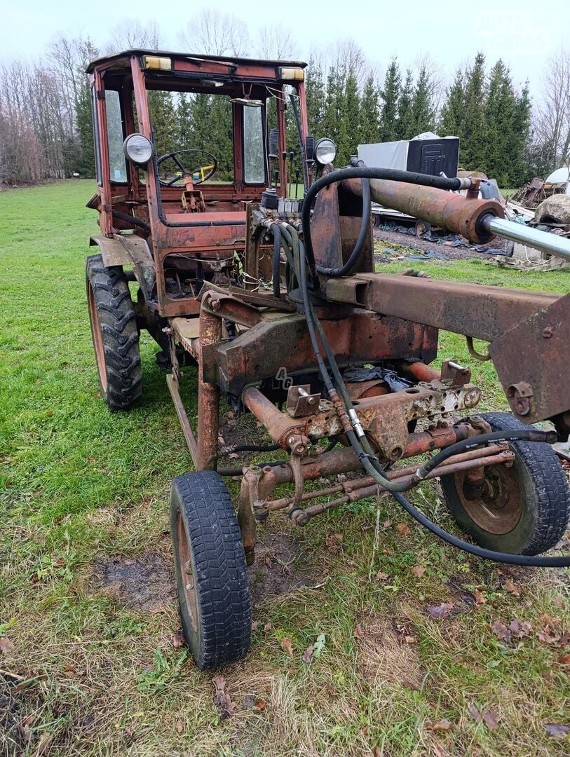 T25 T16 1987 y Tractor