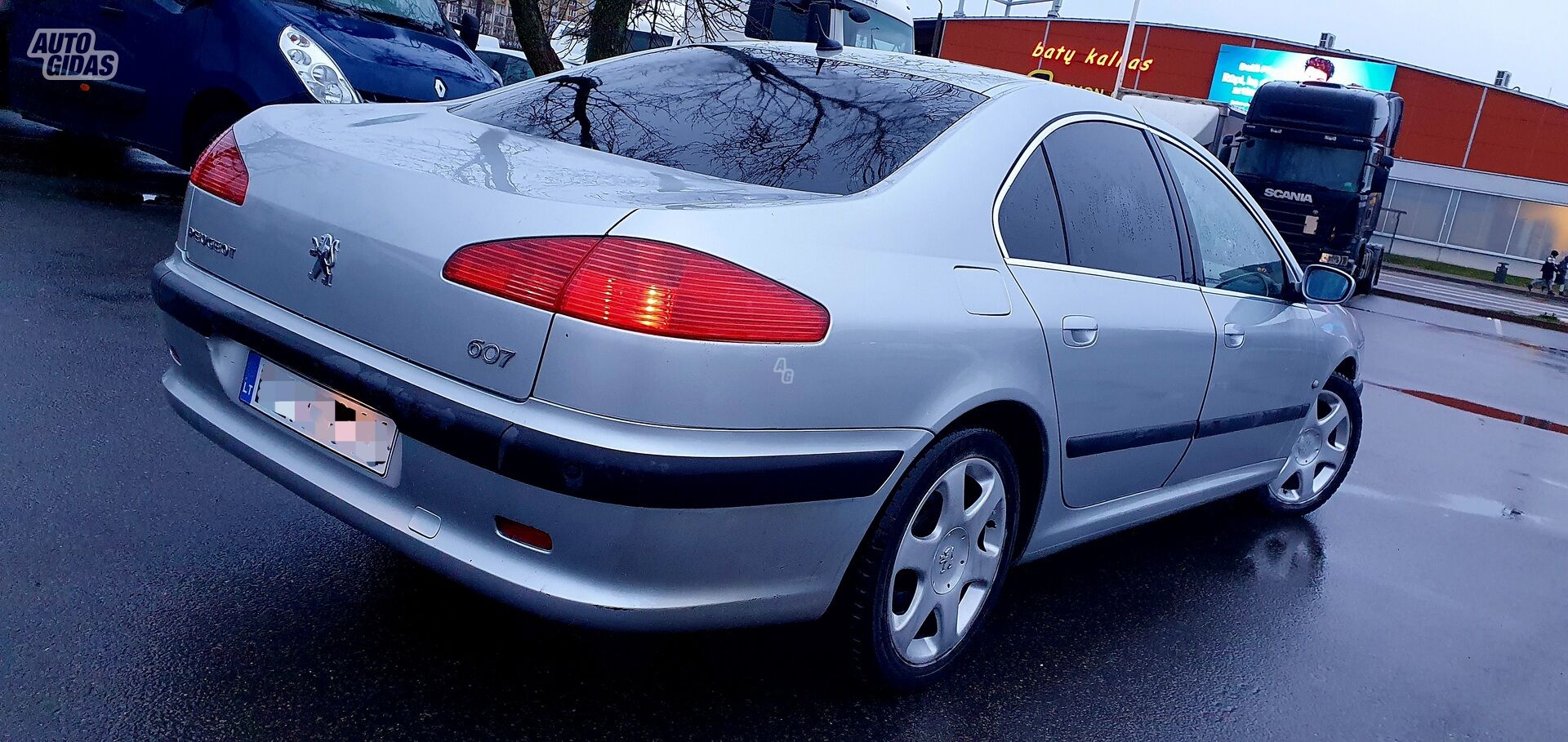 Peugeot 607 2002 y Sedan