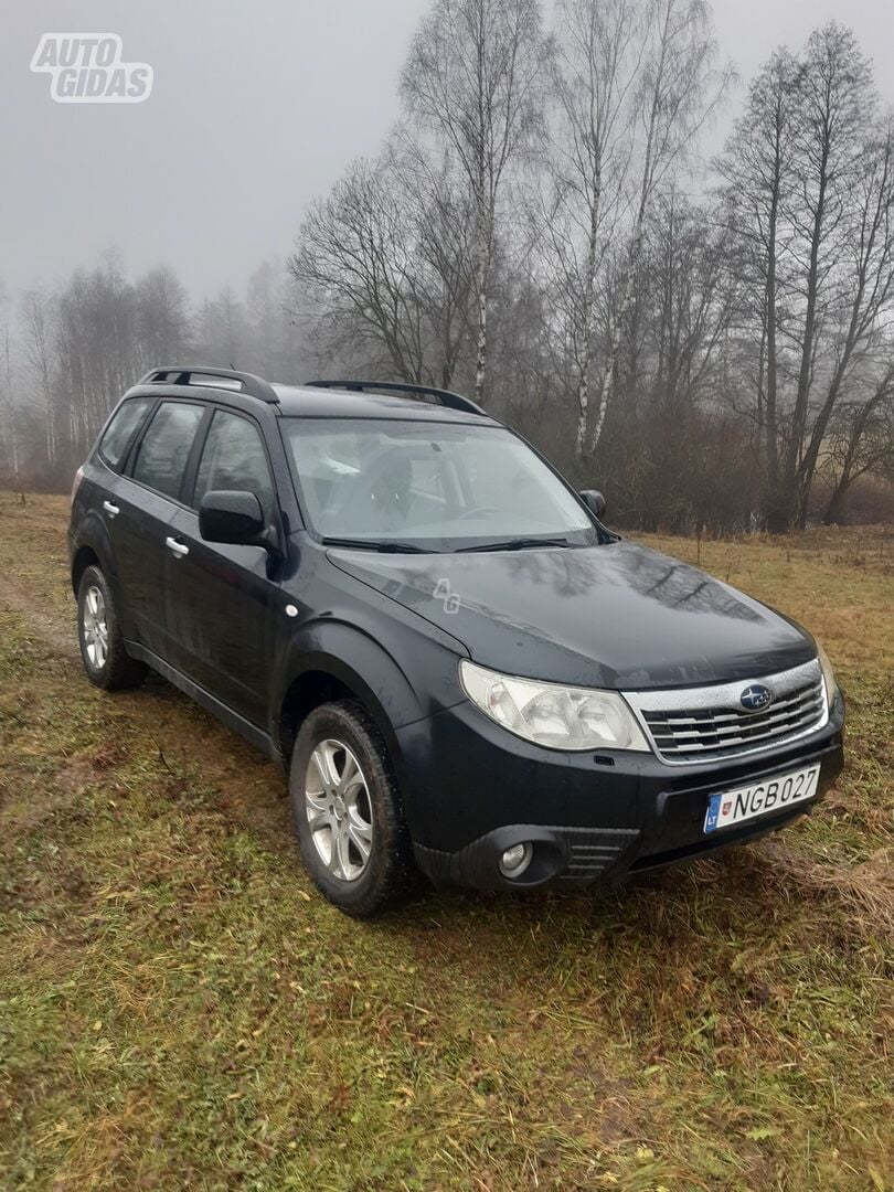 Subaru Forester 2010 y Off-road / Crossover