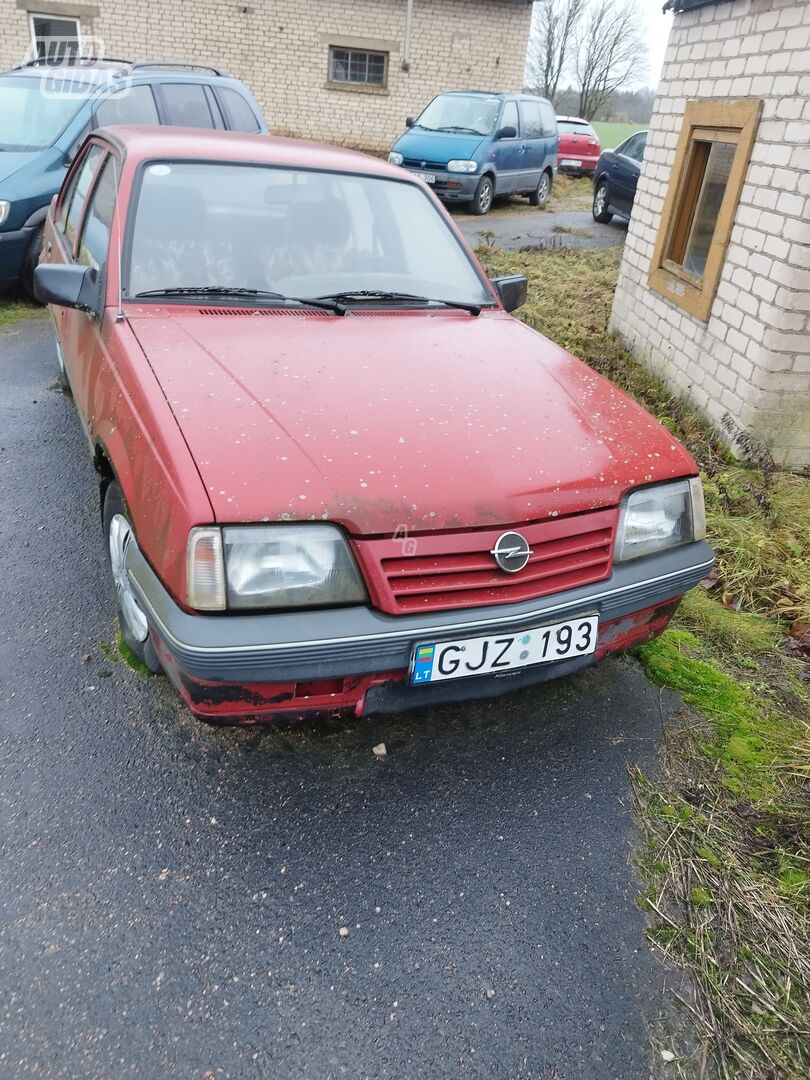 Opel Ascona 1981 y Sedan