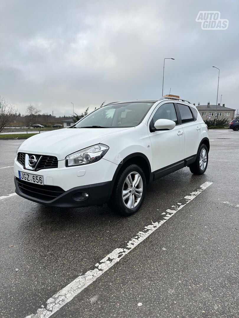 Nissan Qashqai 2010 y Off-road / Crossover