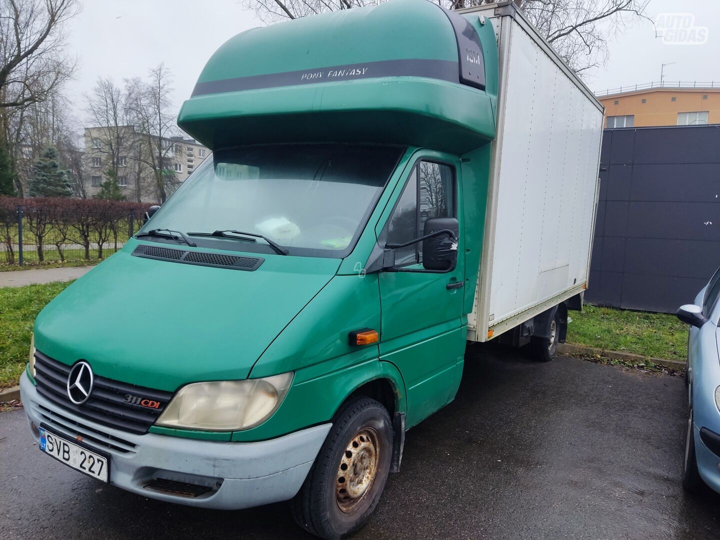 Mercedes-Benz Sprinter 2001 m Komercinis auto(su būda)