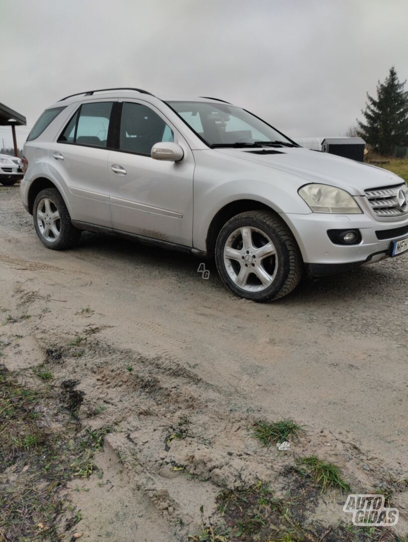 Mercedes-Benz ML 320 2006 y Off-road / Crossover