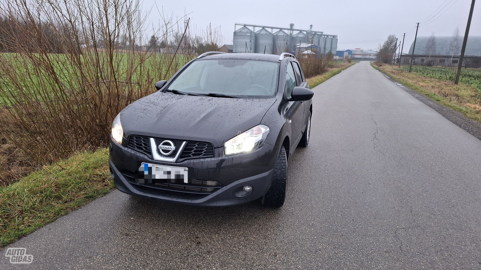 Nissan Qashqai 2012 y Off-road / Crossover