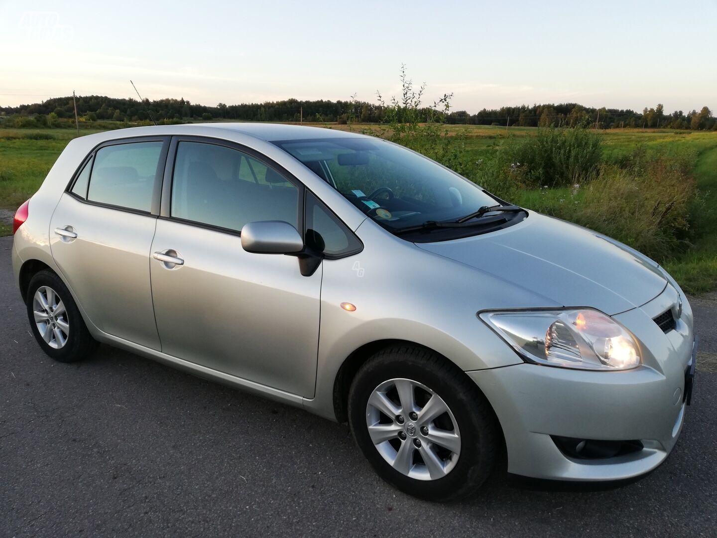 Toyota Auris 2010 г Хэтчбек