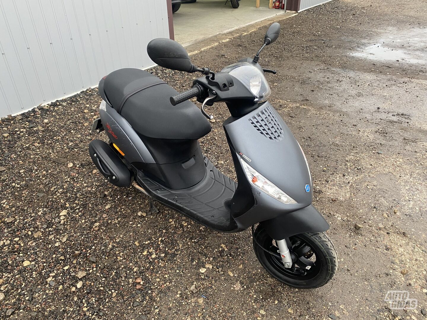 Piaggio ZIP 2018 y Scooter / moped