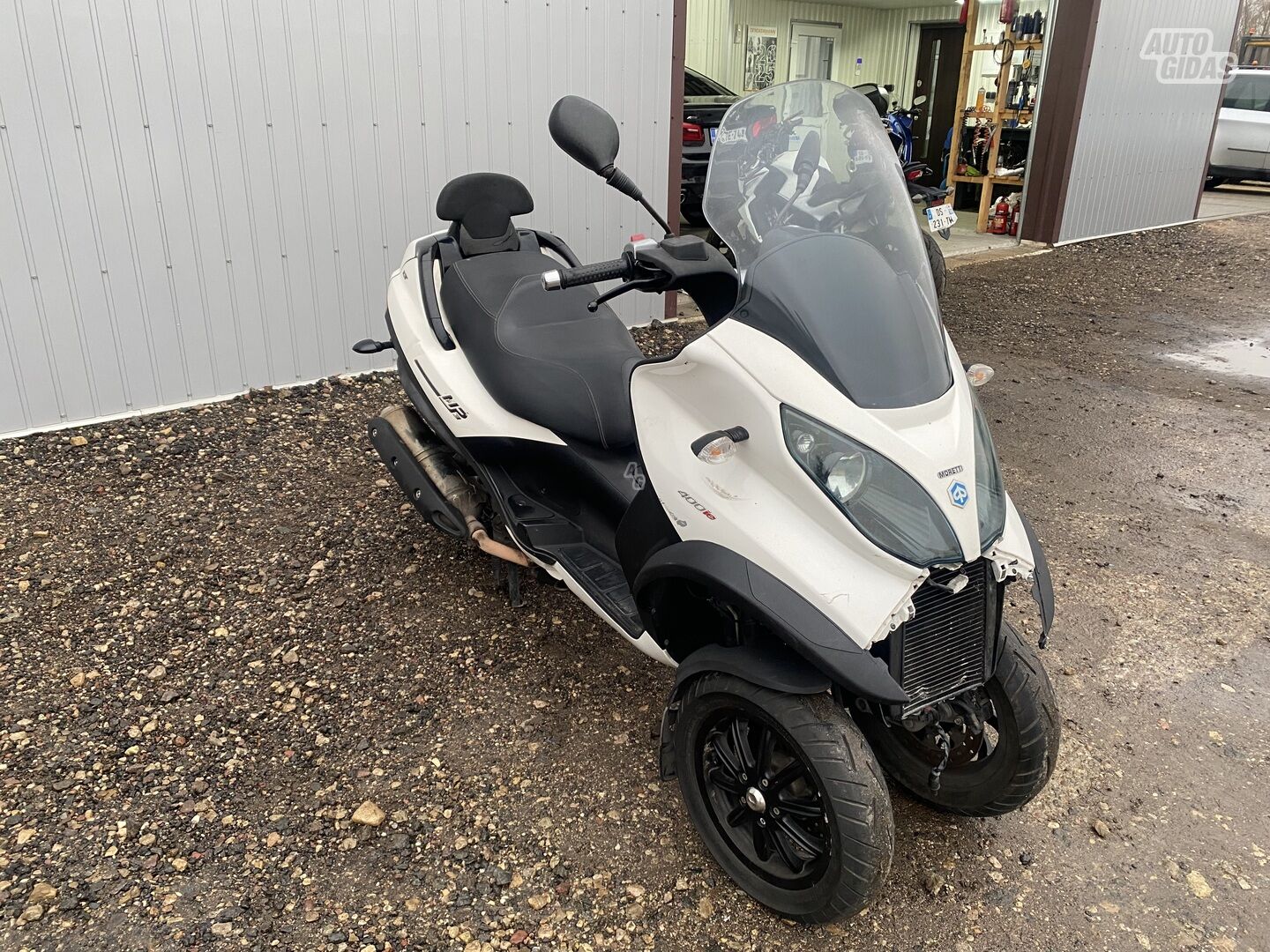 Piaggio MP-3 2011 m Triratis motociklas