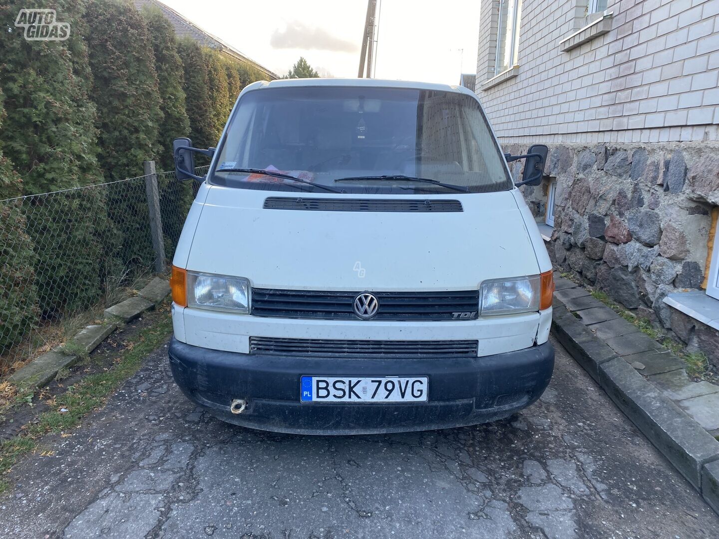 Volkswagen Transporter 1998 y Commercial auto (with box)