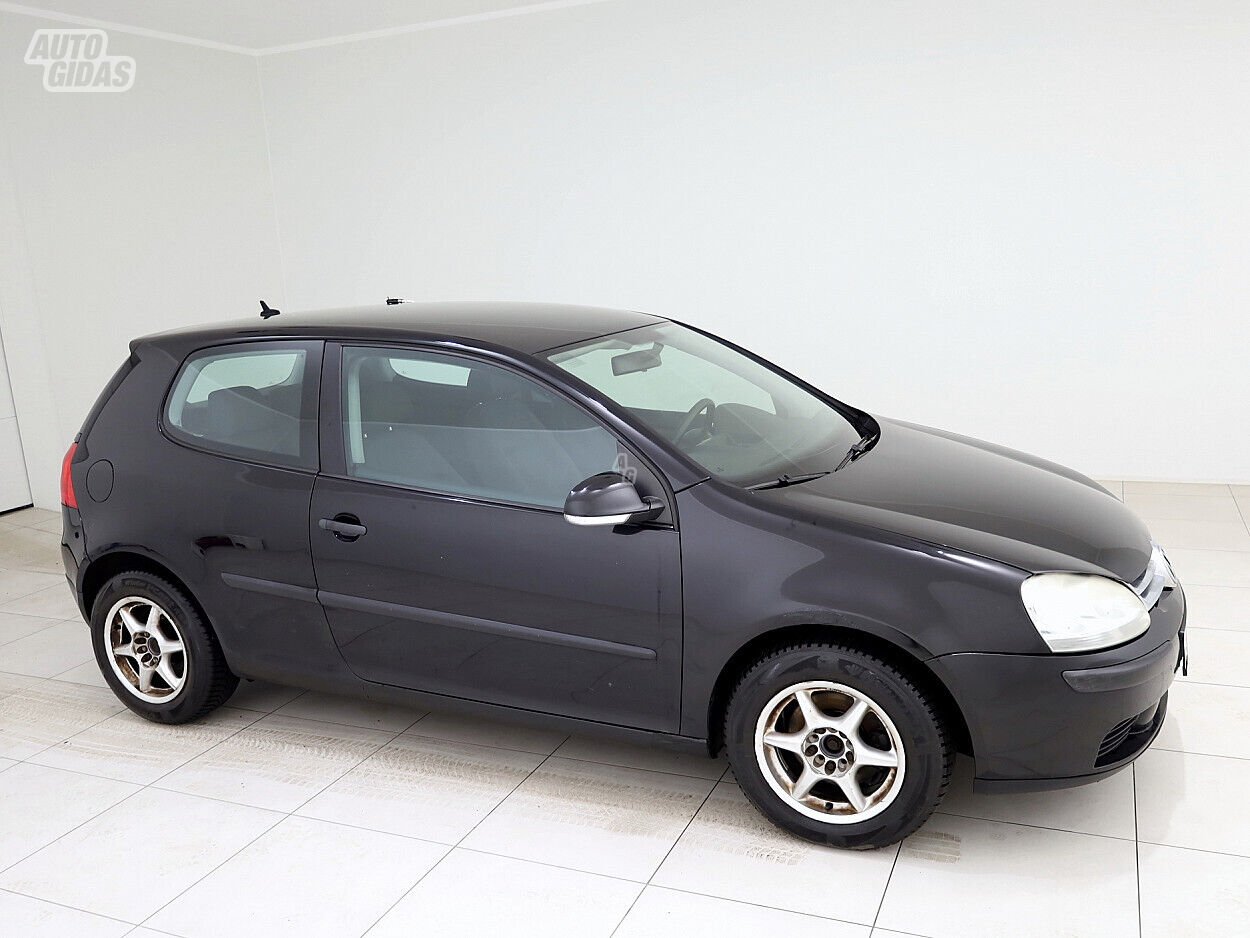 Volkswagen Golf 2005 г Хэтчбек