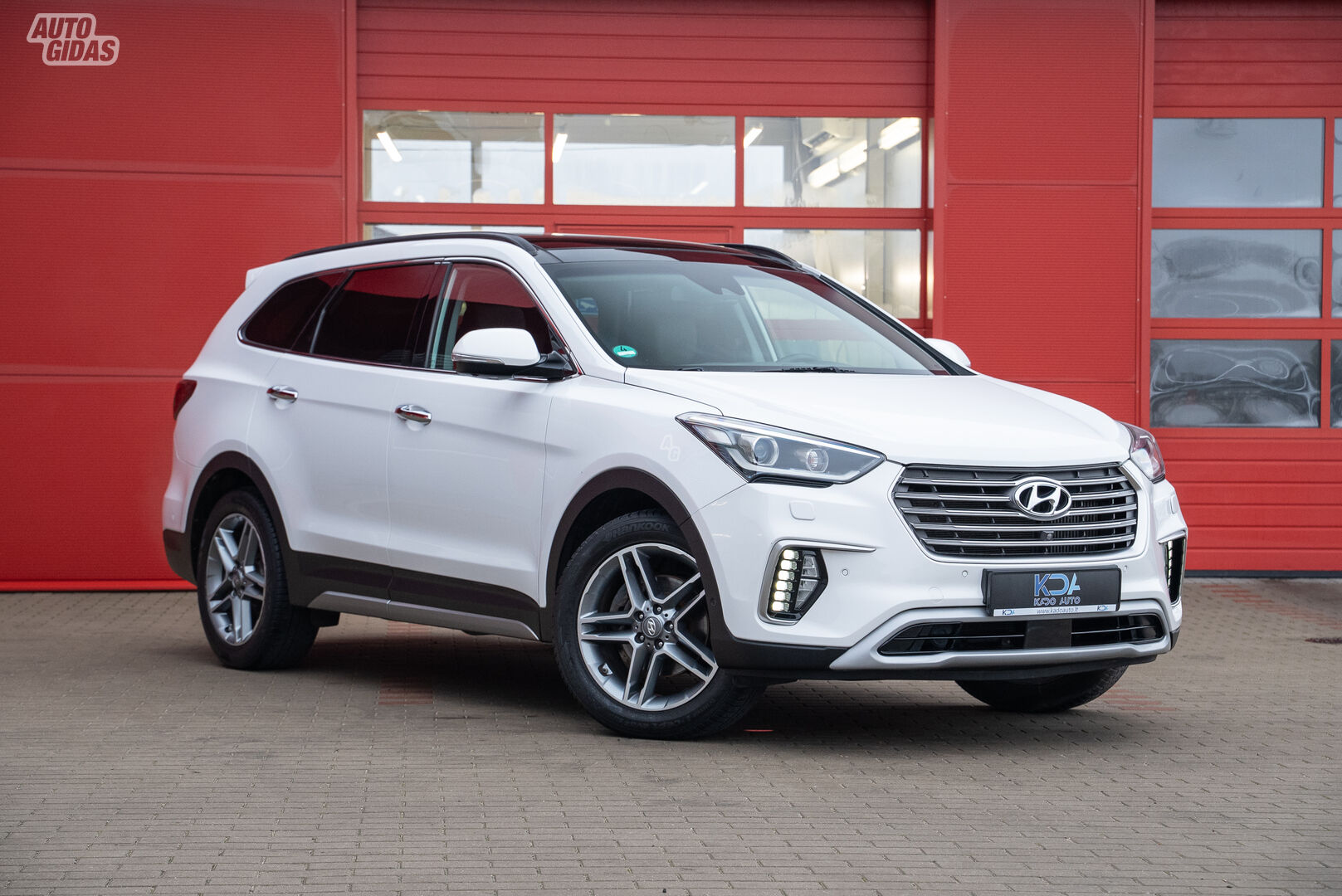 Hyundai Grand Santa Fe 2017 y Off-road / Crossover